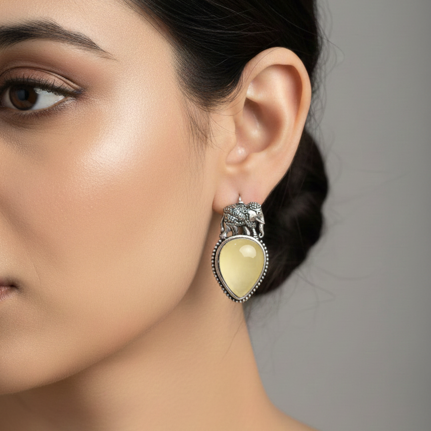 12 Random Jhumka Gift Set in Wooden Box with Mirror